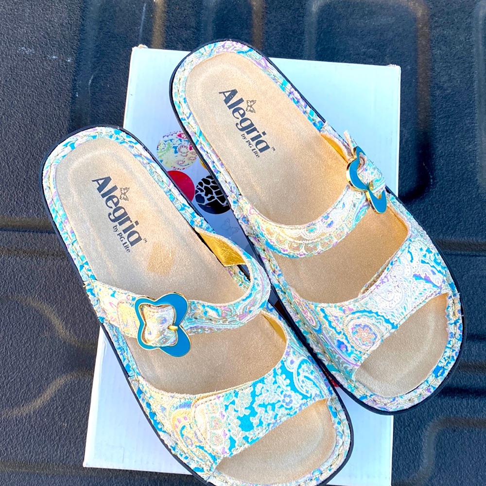 Alegría sandals